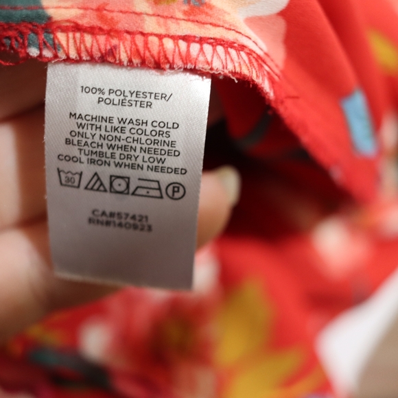 LOFT Red Floral Ruffled Sleeve Blouse Smocked Mock Neck Medium - Picture 16 of 16